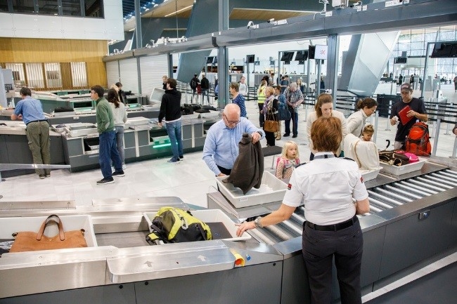 Optimiser la sécurité aéroportuaire avec l’automatisation